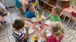 Сервировка стола - это важно! Правильная и красивая сервировка стола  поднимает аппетит и создаёт доброжелательный настрой у детей.
